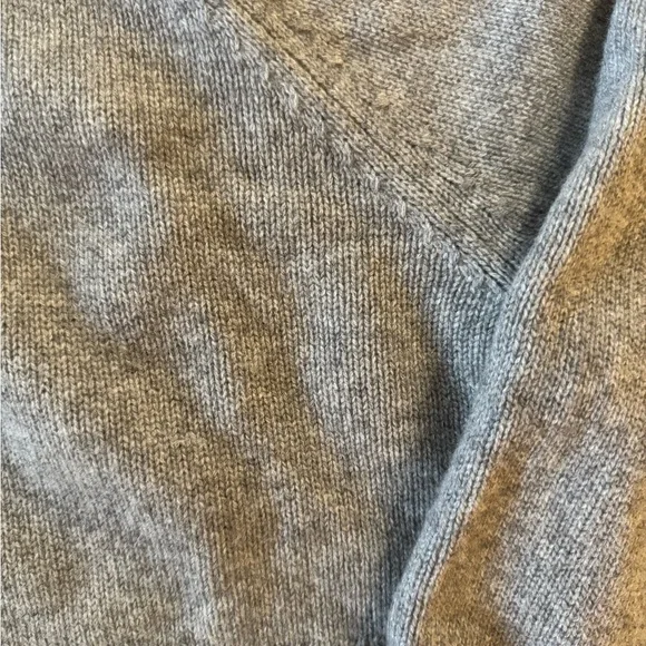 Reformation Garrett Turtleneck Cropped Cashmere Sweater in Husky Grey - Size M - Picture 8 of 10